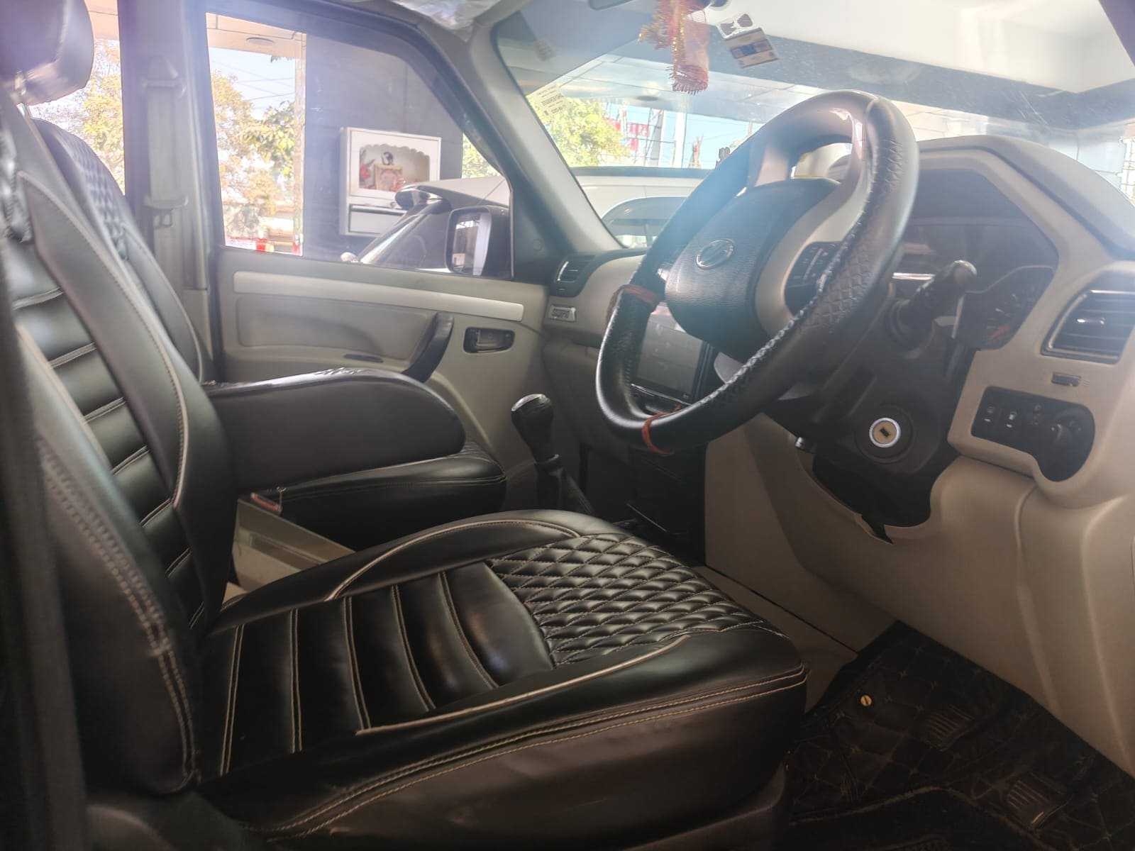 Mahindra Scorpio - View 4